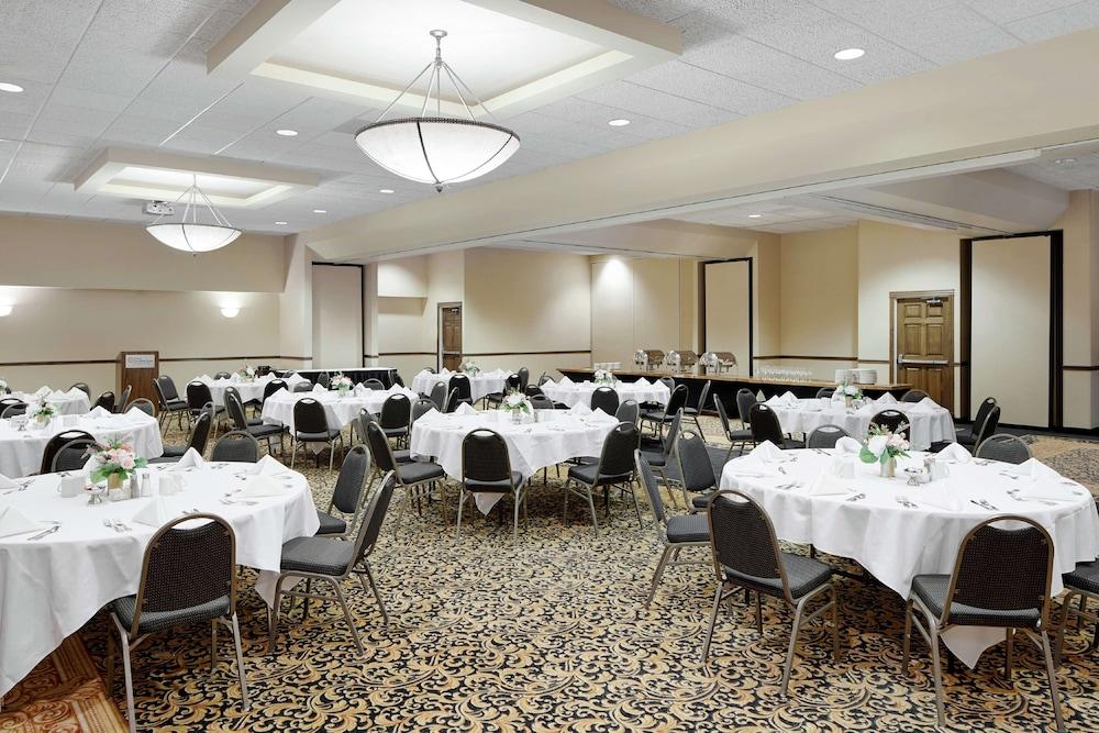 Hilton Garden Inn Champaign/ Urbana Exterior photo
